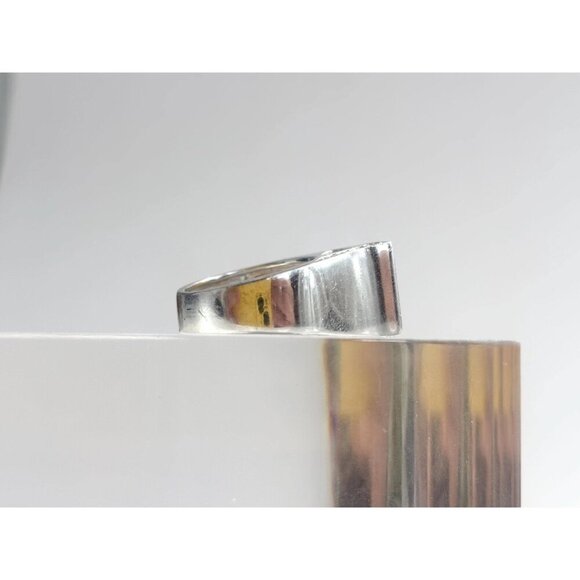 Vintage Silver and Cream Ring - Picture 6 of 10